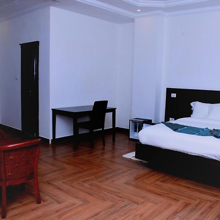 Yellow Apple Hotel Addis Ababa Ngoại thất bức ảnh